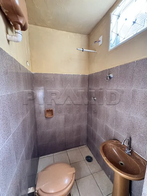 Alugar Casa / Padr&atilde;o em Ribeir&atilde;o Preto R$ 1.000,00 - Foto 8