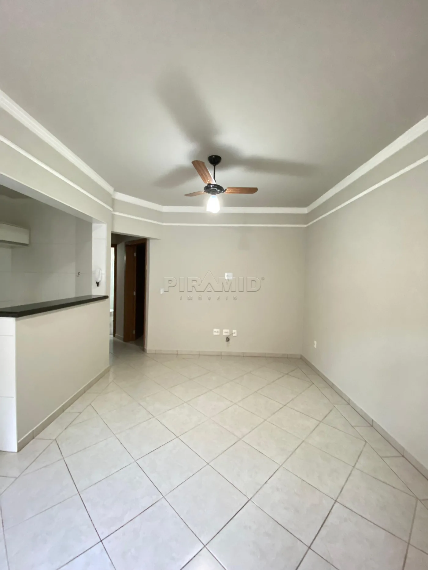 Alugar Apartamento / Padr&atilde;o em Ribeir&atilde;o Preto R$ 1.600,00 - Foto 2