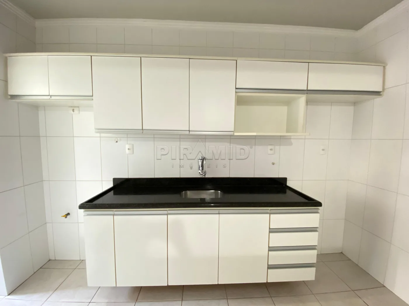 Alugar Apartamento / Padr&atilde;o em Ribeir&atilde;o Preto R$ 1.600,00 - Foto 3