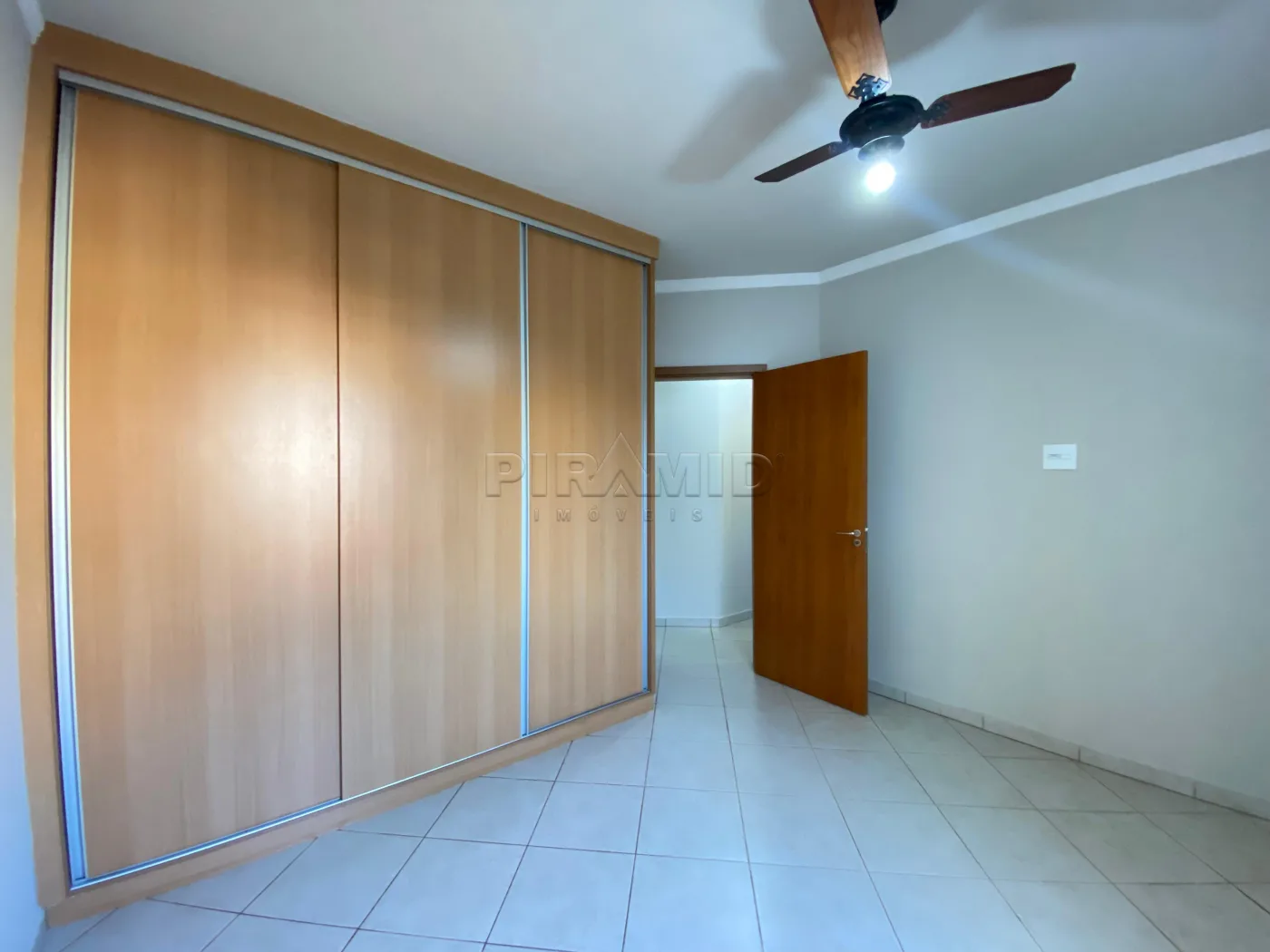 Alugar Apartamento / Padr&atilde;o em Ribeir&atilde;o Preto R$ 1.600,00 - Foto 12