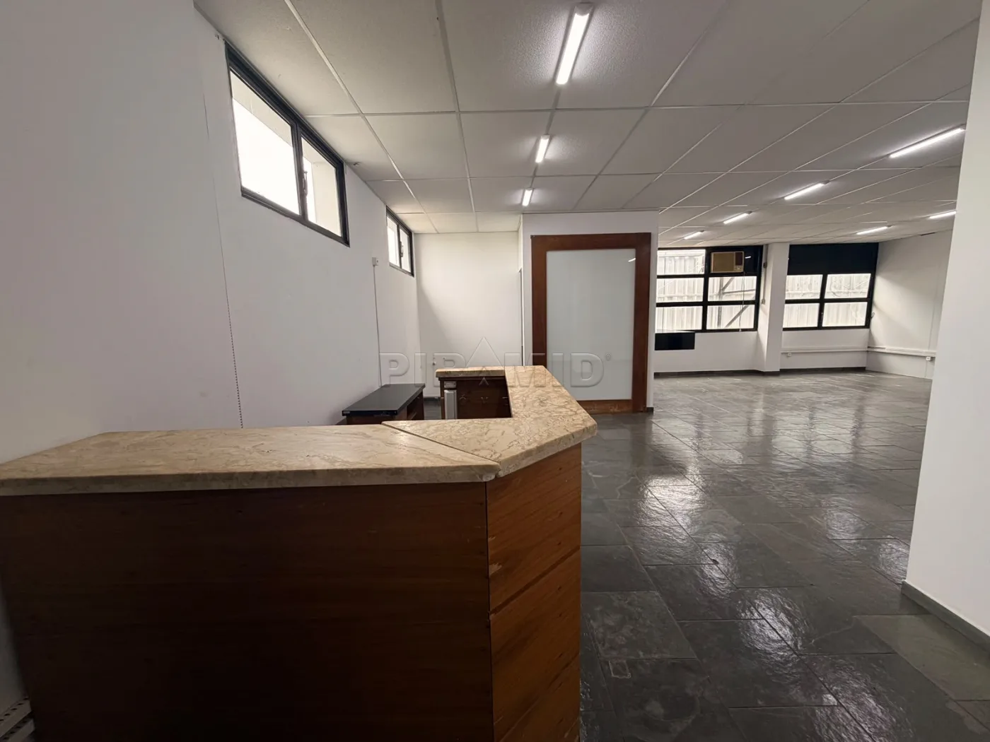 Alugar Comercial / Pr&eacute;dio em Ribeir&atilde;o Preto R$ 50.000,00 - Foto 6