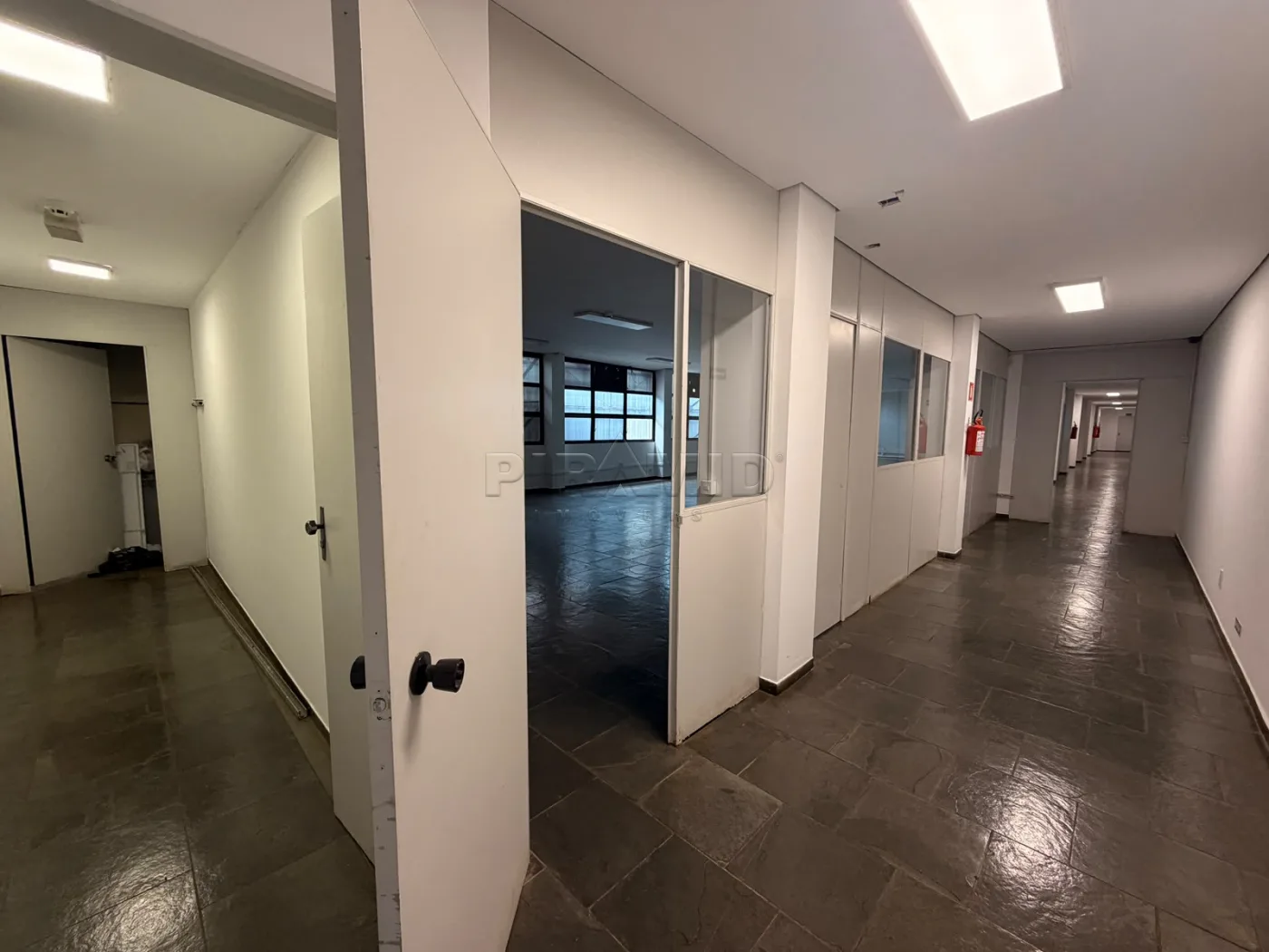 Alugar Comercial / Pr&eacute;dio em Ribeir&atilde;o Preto R$ 50.000,00 - Foto 12