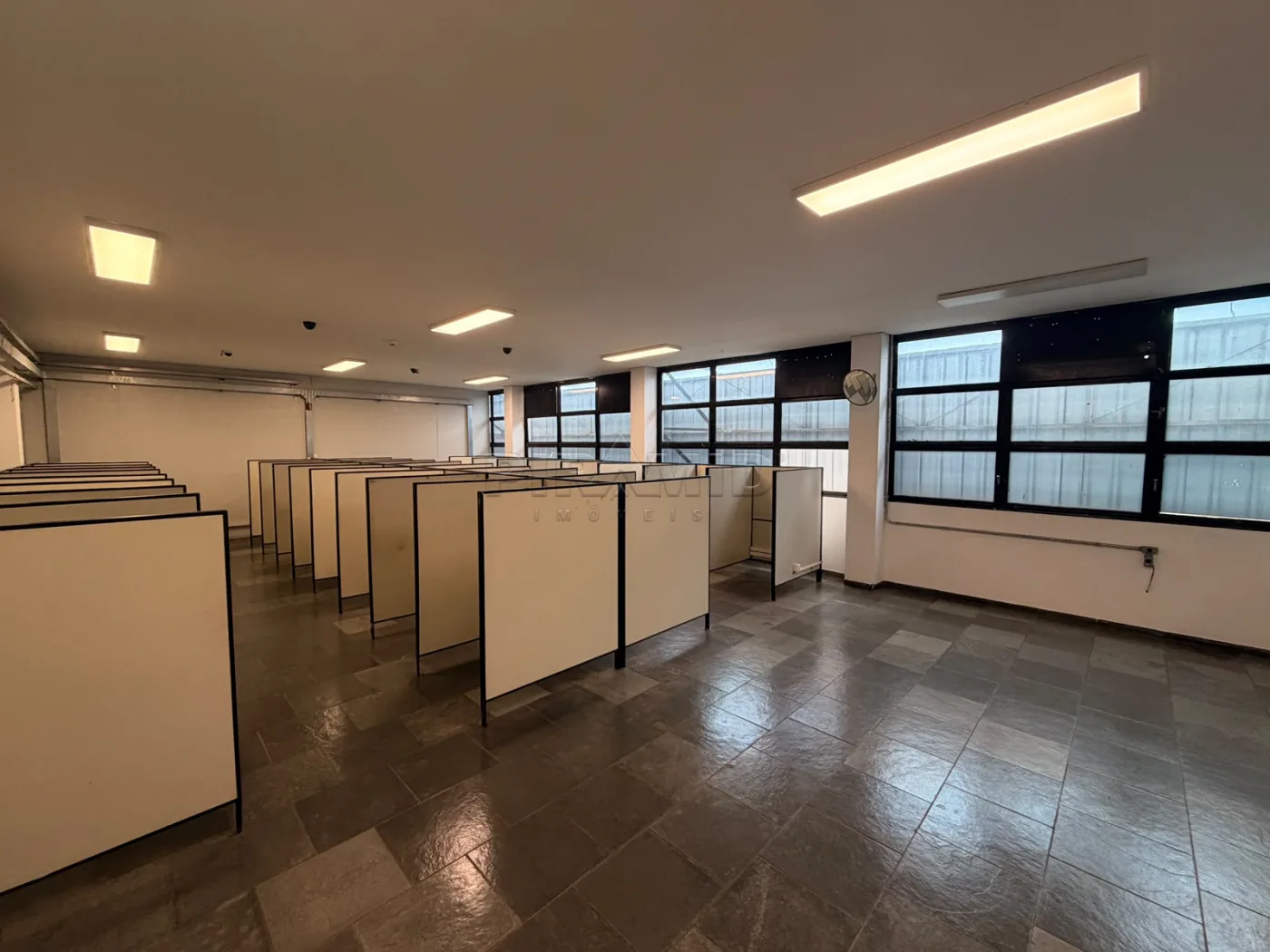 Alugar Comercial / Pr&eacute;dio em Ribeir&atilde;o Preto R$ 50.000,00 - Foto 13