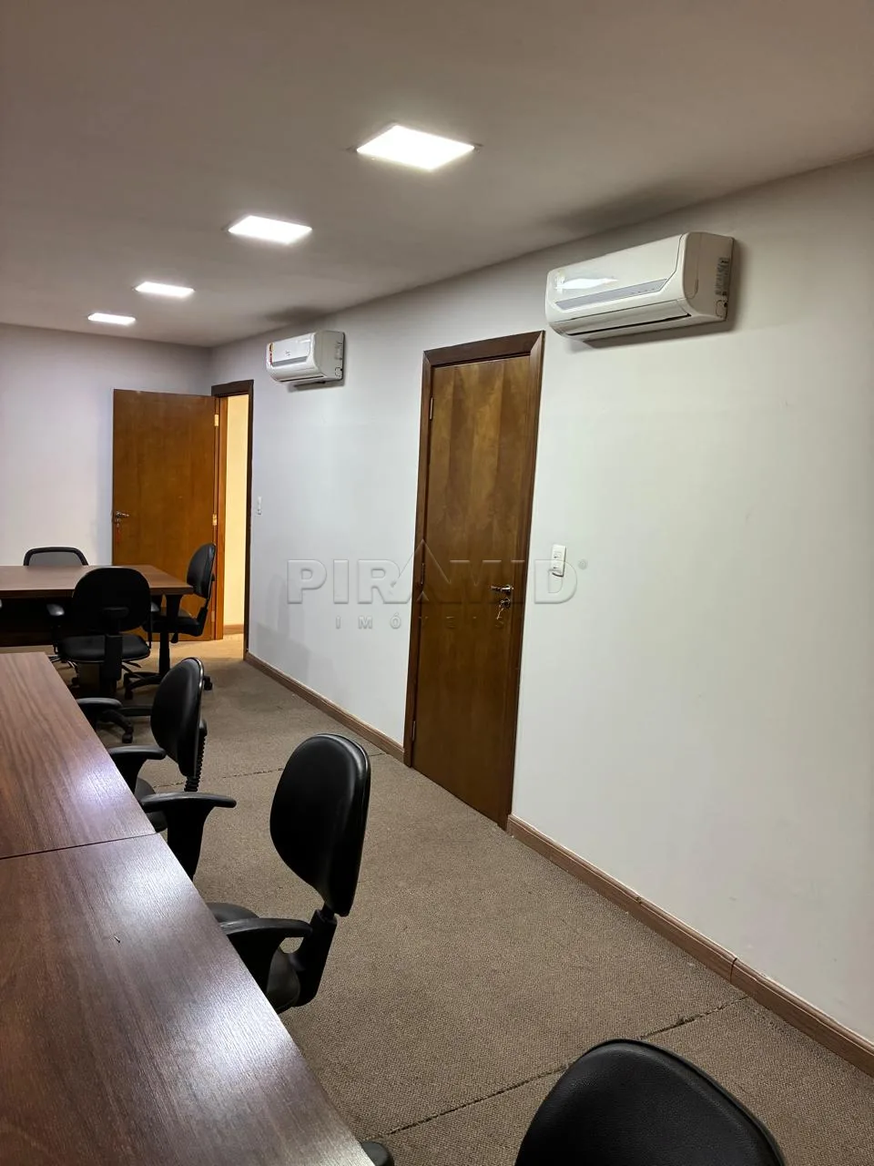 Alugar Comercial / Sala em Ribeir&atilde;o Preto R$ 4.000,00 - Foto 5