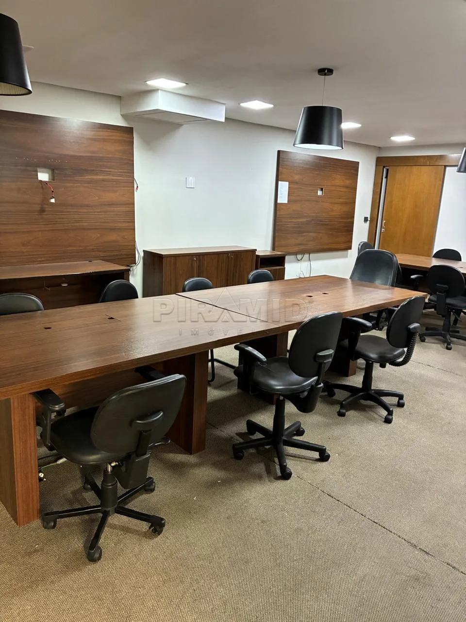 Alugar Comercial / Sala em Ribeir&atilde;o Preto R$ 4.000,00 - Foto 4