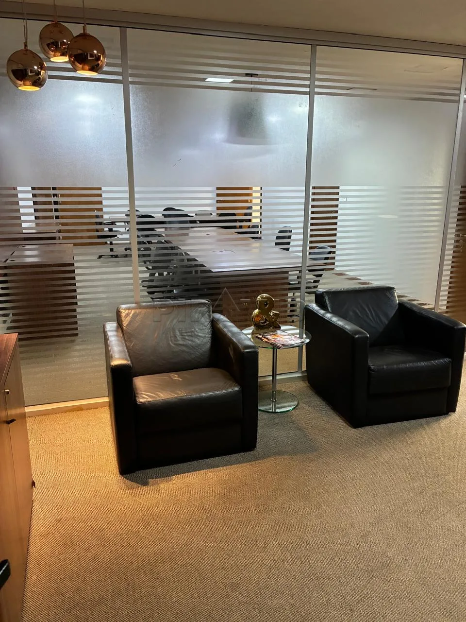 Alugar Comercial / Sala em Ribeir&atilde;o Preto R$ 4.000,00 - Foto 2