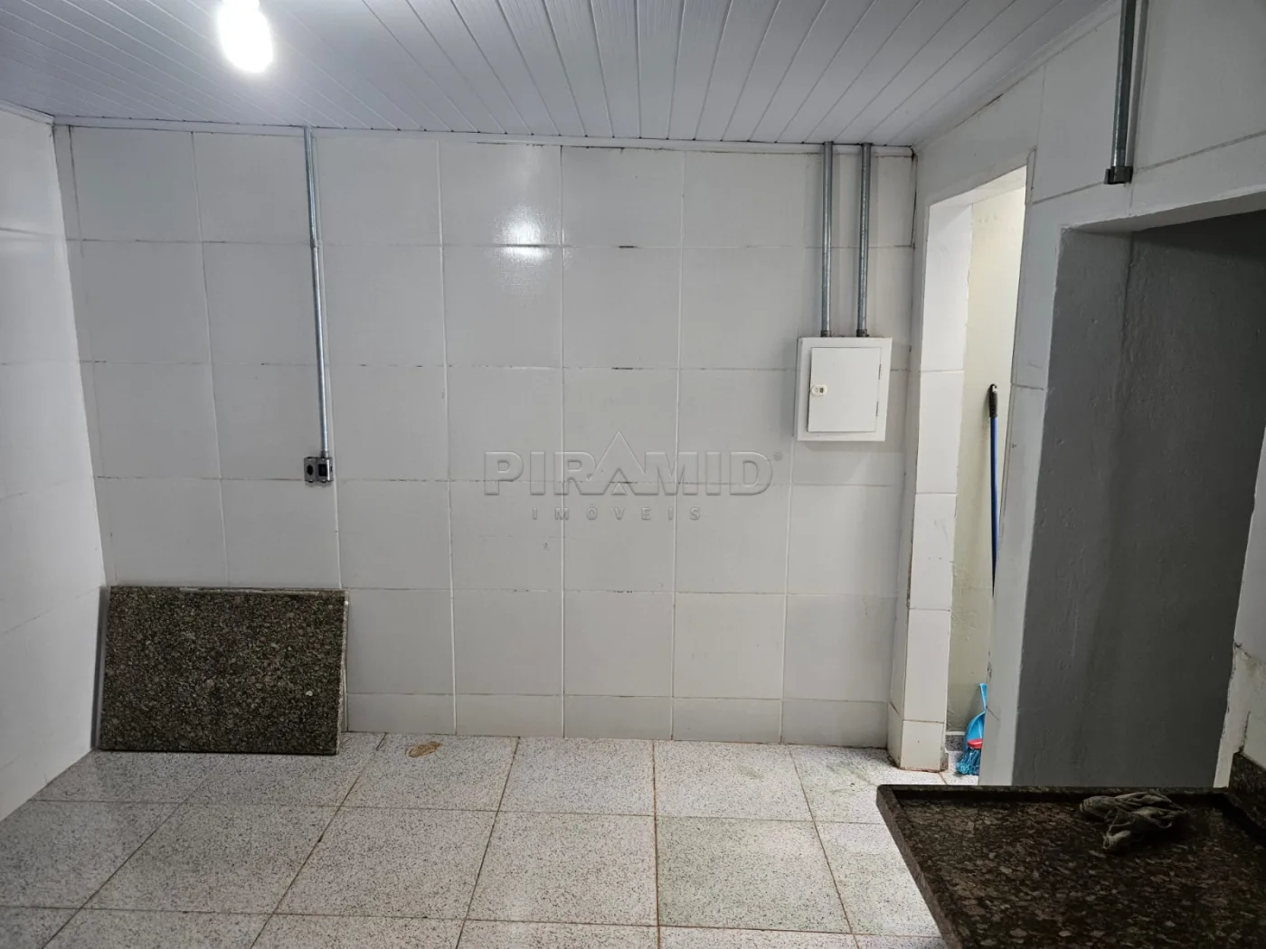 Alugar Comercial / Sal&atilde;o em Ribeir&atilde;o Preto R$ 2.500,00 - Foto 9