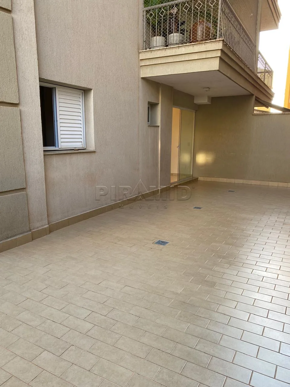 Alugar Apartamento / Padr&atilde;o em Ribeir&atilde;o Preto R$ 1.200,00 - Foto 3