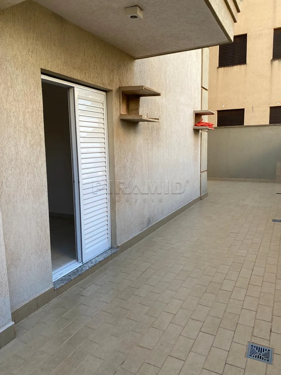 Alugar Apartamento / Padr&atilde;o em Ribeir&atilde;o Preto R$ 1.200,00 - Foto 5