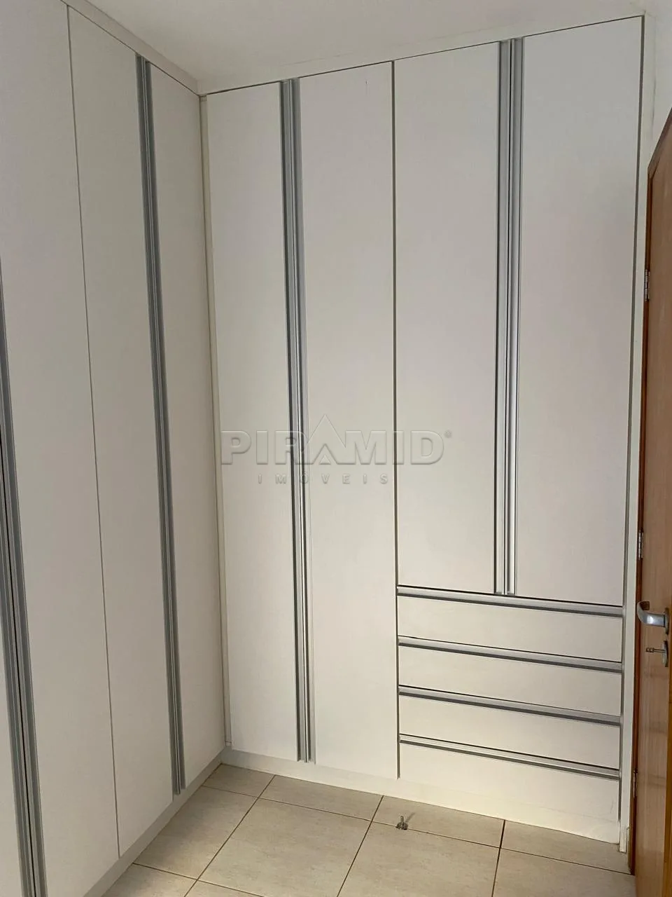 Alugar Apartamento / Padr&atilde;o em Ribeir&atilde;o Preto R$ 1.200,00 - Foto 11