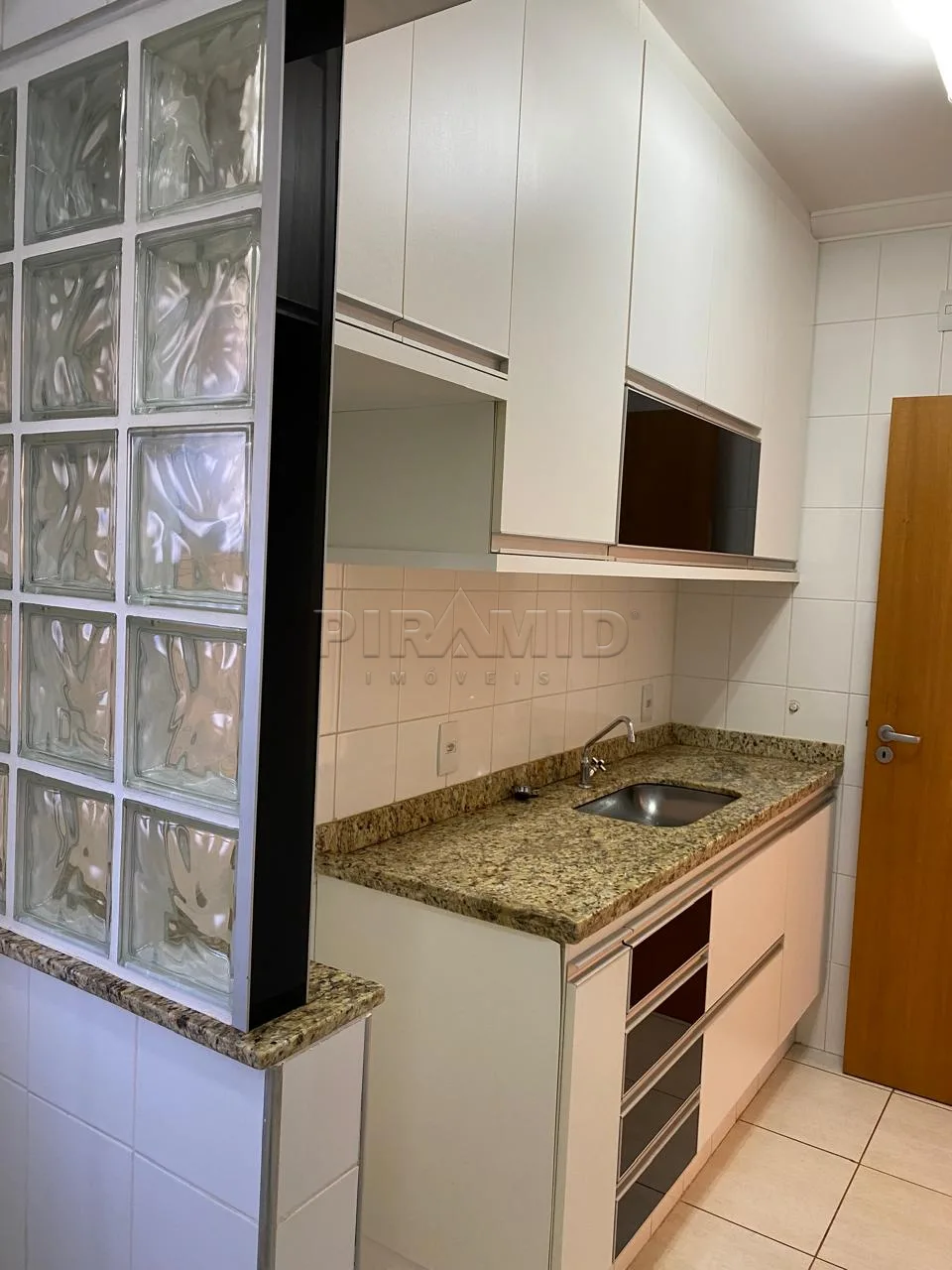 Alugar Apartamento / Padr&atilde;o em Ribeir&atilde;o Preto R$ 1.200,00 - Foto 14