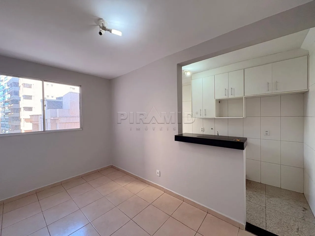 Alugar Apartamento / Padr&atilde;o em Ribeir&atilde;o Preto R$ 1.800,00 - Foto 1