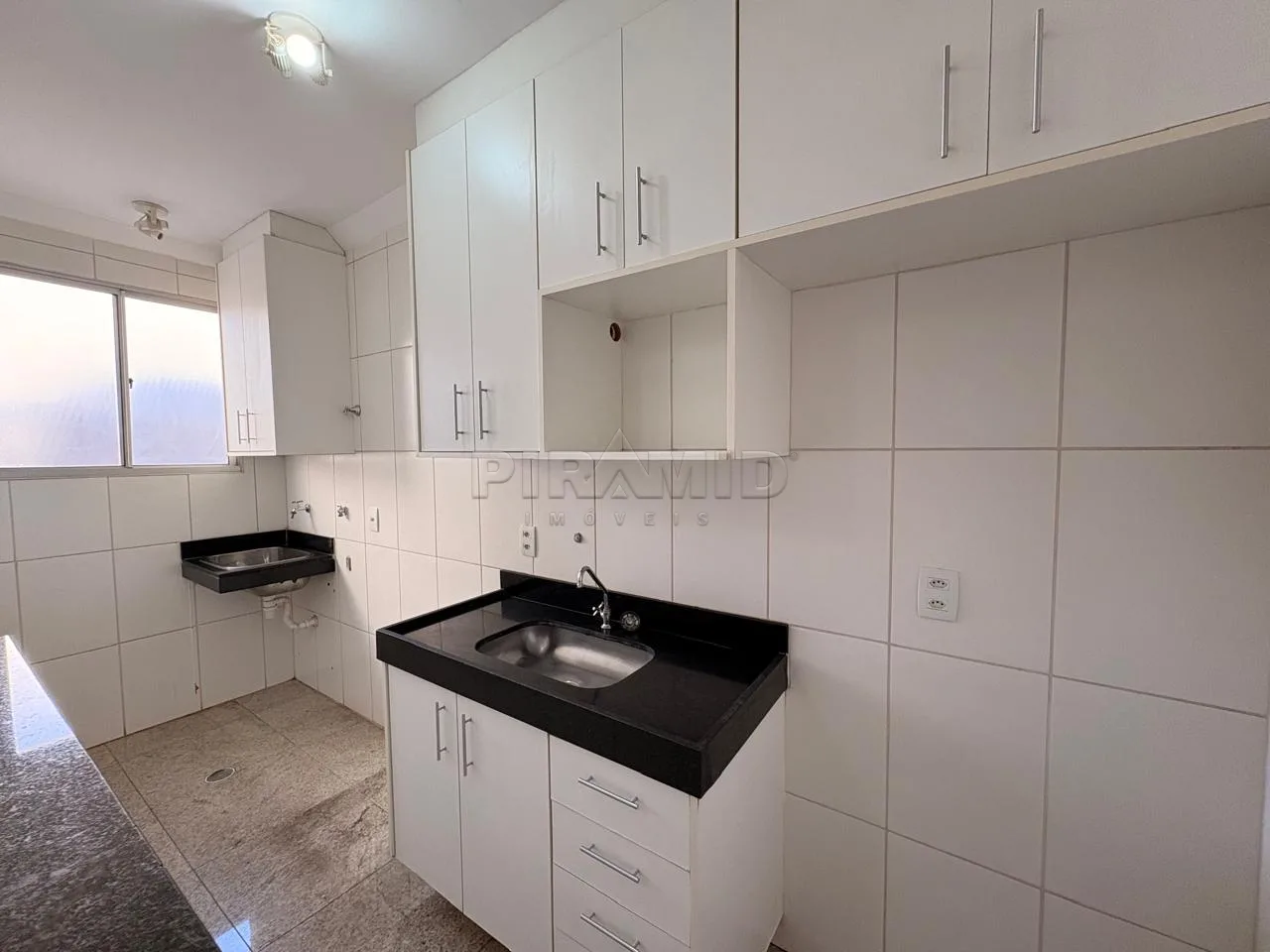 Alugar Apartamento / Padr&atilde;o em Ribeir&atilde;o Preto R$ 1.800,00 - Foto 3