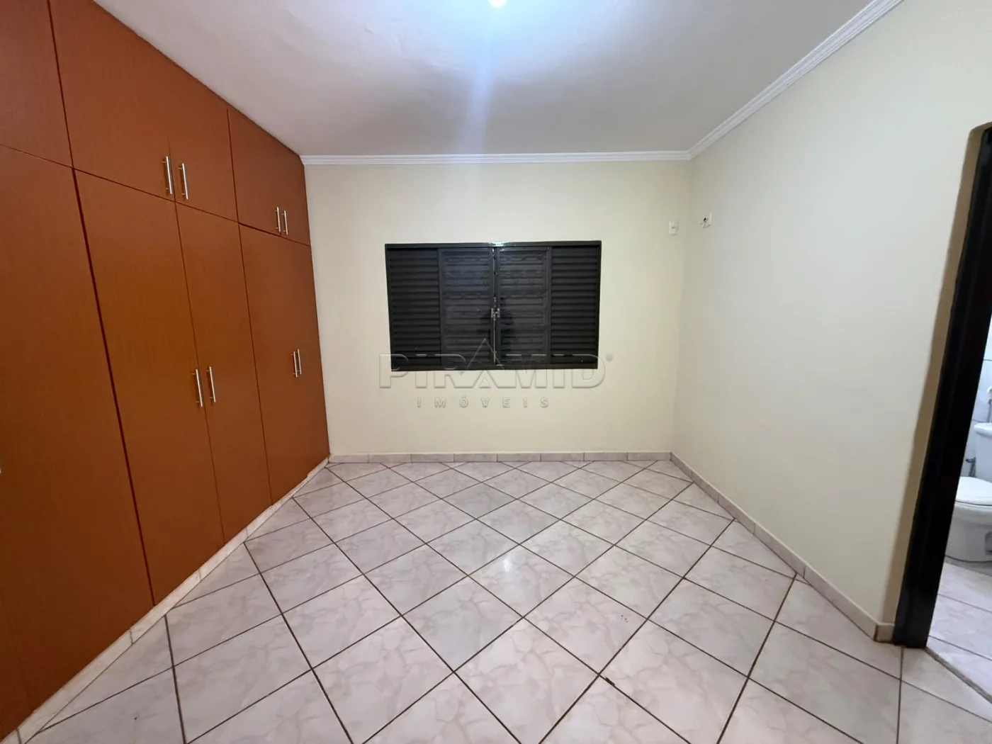 Alugar Casa / Padr&atilde;o em Ribeir&atilde;o Preto R$ 2.800,00 - Foto 12