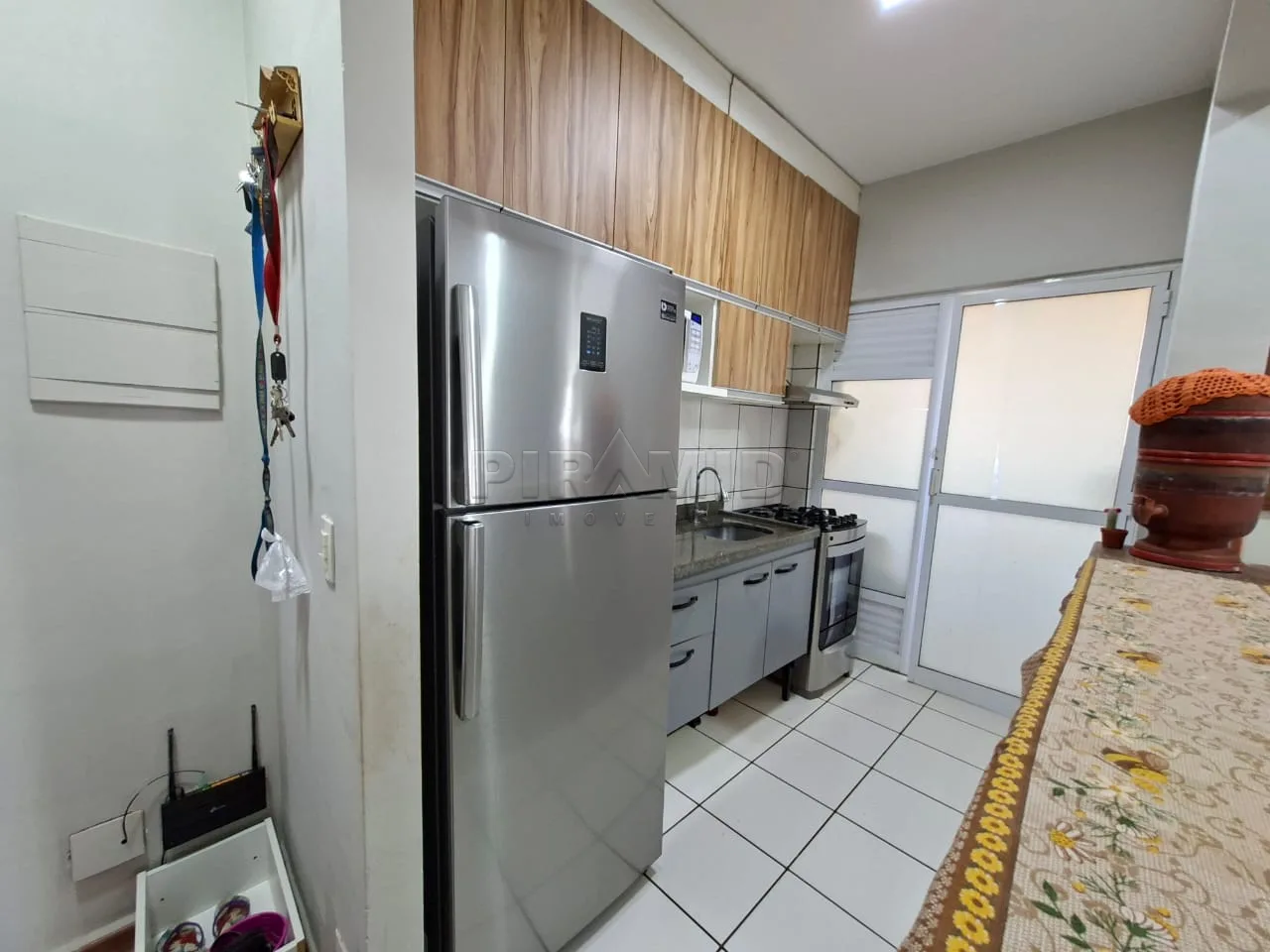 Alugar Apartamento / Padr&atilde;o em Ribeir&atilde;o Preto R$ 990,00 - Foto 7
