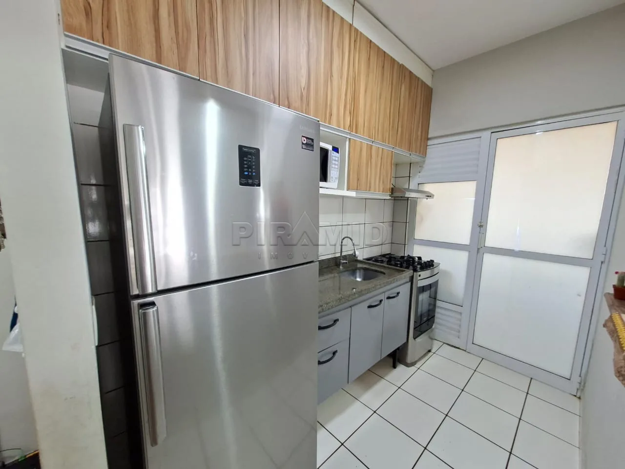 Alugar Apartamento / Padr&atilde;o em Ribeir&atilde;o Preto R$ 990,00 - Foto 8