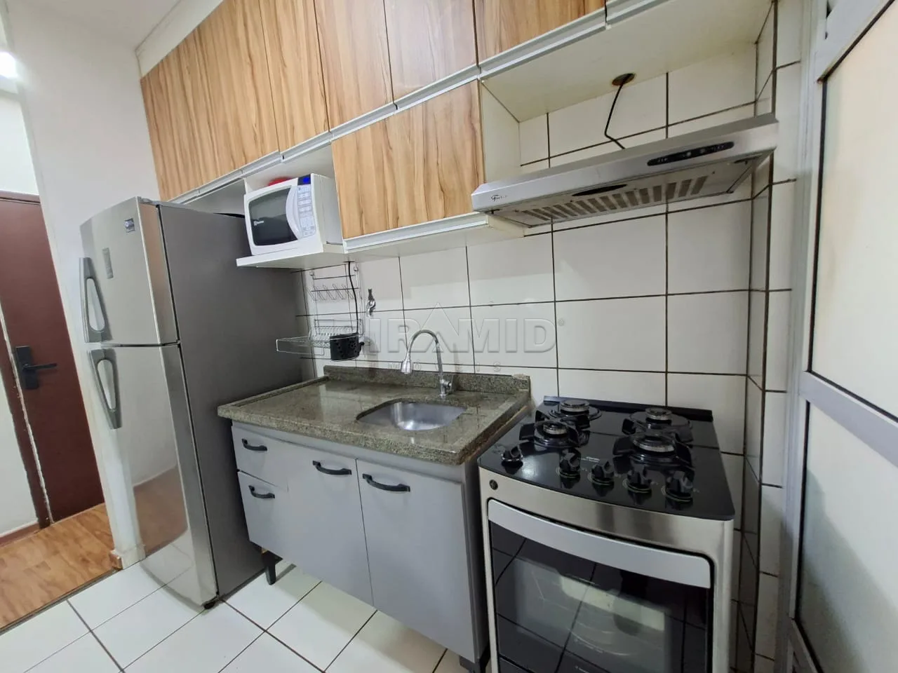 Alugar Apartamento / Padr&atilde;o em Ribeir&atilde;o Preto R$ 990,00 - Foto 9