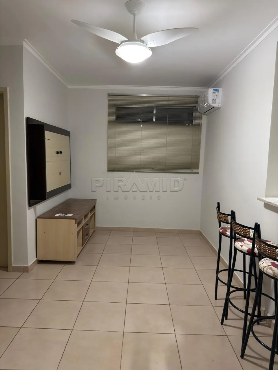 Alugar Apartamento / Padr&atilde;o em Ribeir&atilde;o Preto R$ 850,00 - Foto 2