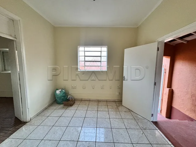 Alugar Casa / Padr&atilde;o em Ribeir&atilde;o Preto R$ 1.000,00 - Foto 3