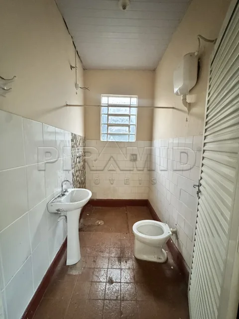 Alugar Casa / Padr&atilde;o em Ribeir&atilde;o Preto R$ 1.000,00 - Foto 9