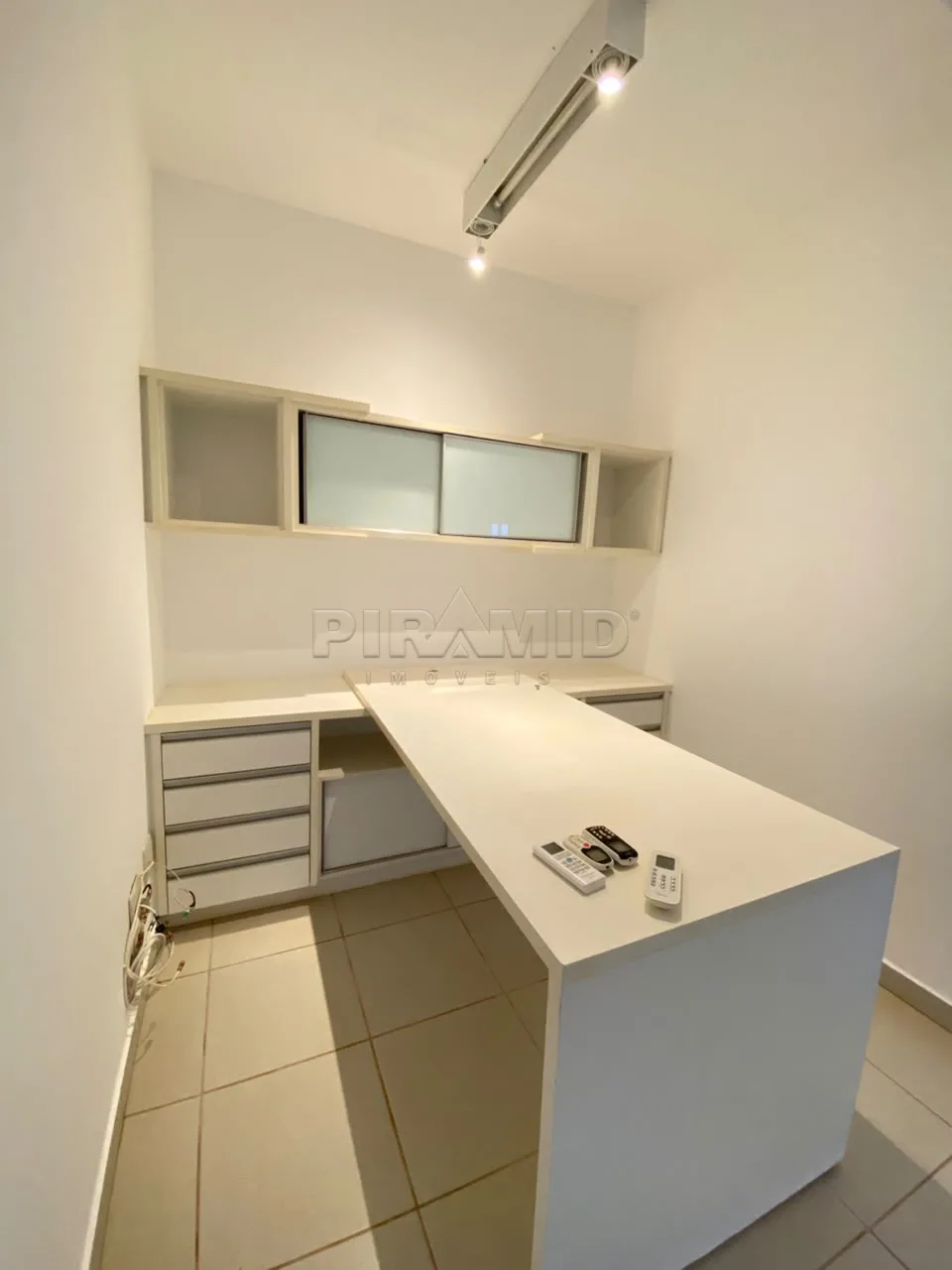 Alugar Apartamento / Padr&atilde;o em Ribeir&atilde;o Preto R$ 3.990,00 - Foto 25