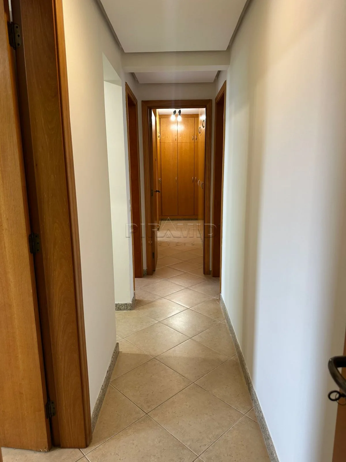 Alugar Apartamento / Padr&atilde;o em Ribeir&atilde;o Preto R$ 3.300,00 - Foto 10