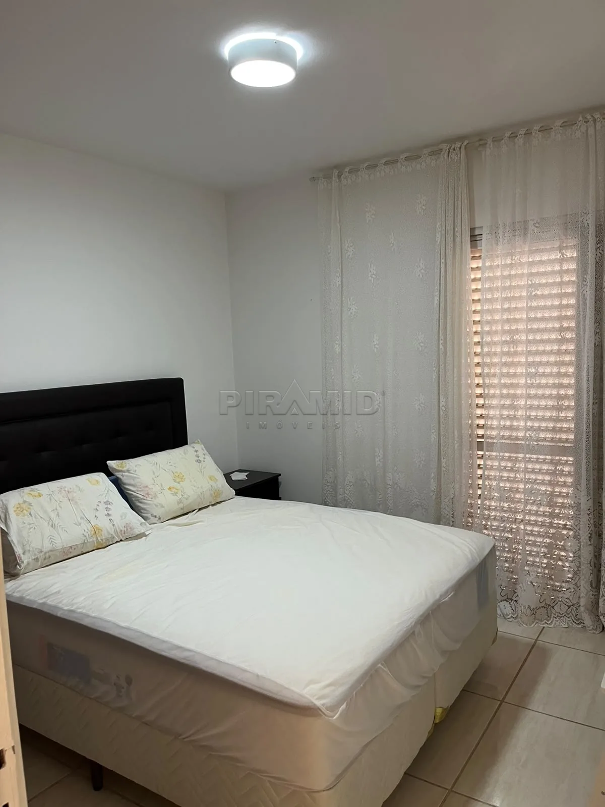 Alugar Apartamento / Padr&atilde;o em Ribeir&atilde;o Preto R$ 750,00 - Foto 3