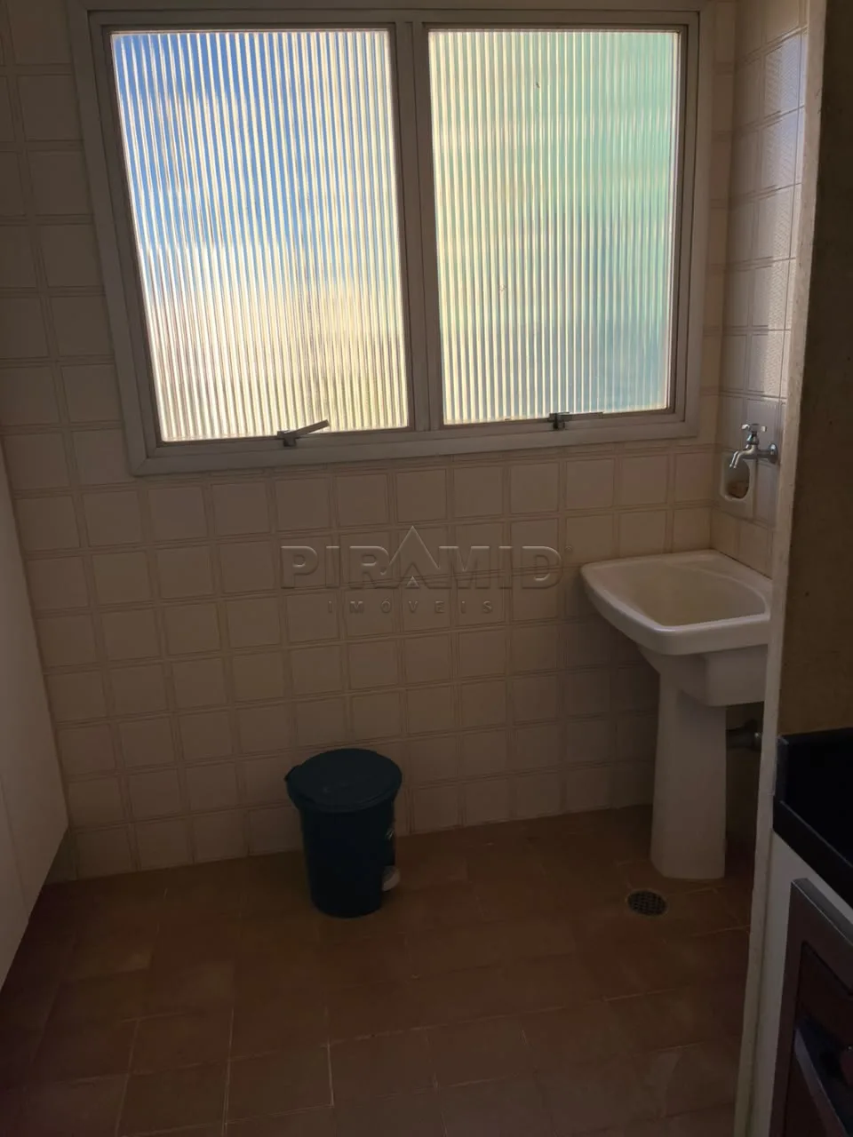 Alugar Apartamento / Padr&atilde;o em Ribeir&atilde;o Preto R$ 750,00 - Foto 8
