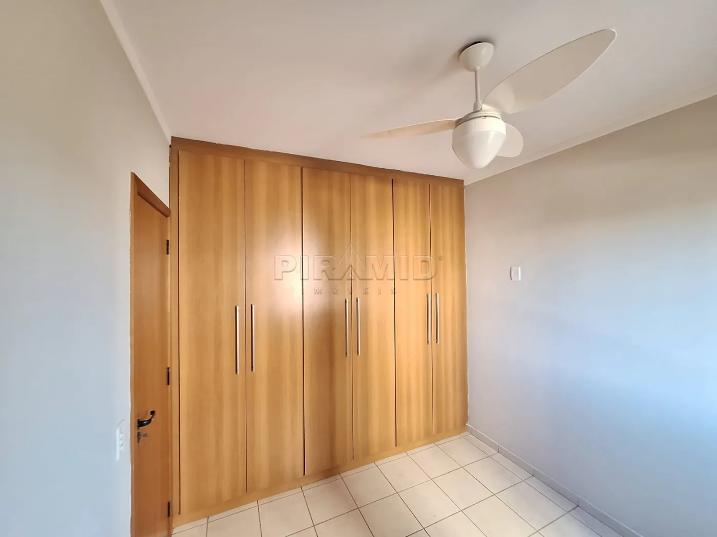Alugar Apartamento / Padr&atilde;o em Ribeir&atilde;o Preto R$ 2.000,00 - Foto 9