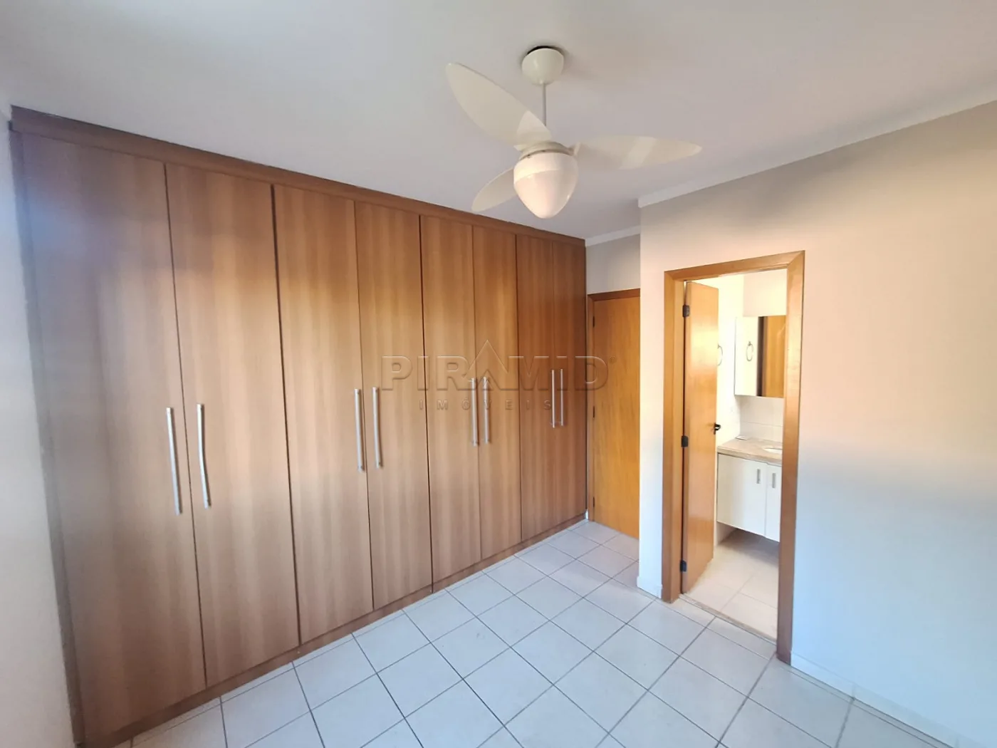 Alugar Apartamento / Padr&atilde;o em Ribeir&atilde;o Preto R$ 2.000,00 - Foto 12