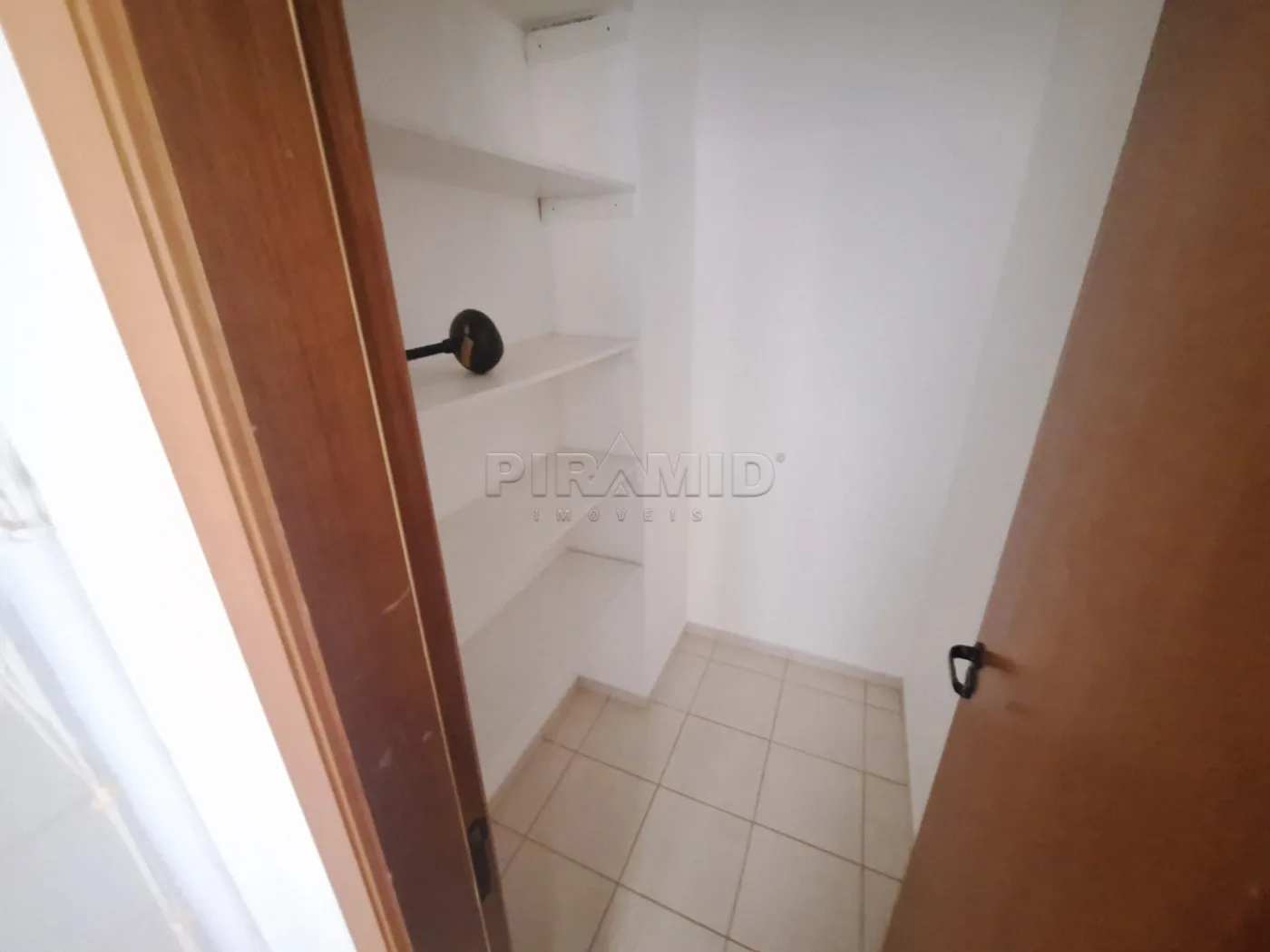 Alugar Apartamento / Padr&atilde;o em Ribeir&atilde;o Preto R$ 2.000,00 - Foto 19