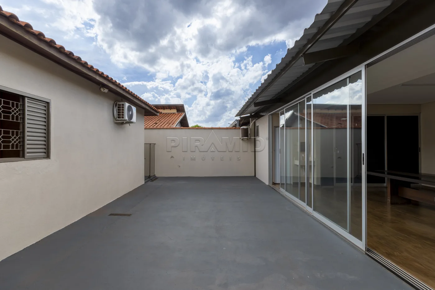 Alugar Casa / Padr&atilde;o em Ribeir&atilde;o Preto R$ 550,00 - Foto 4
