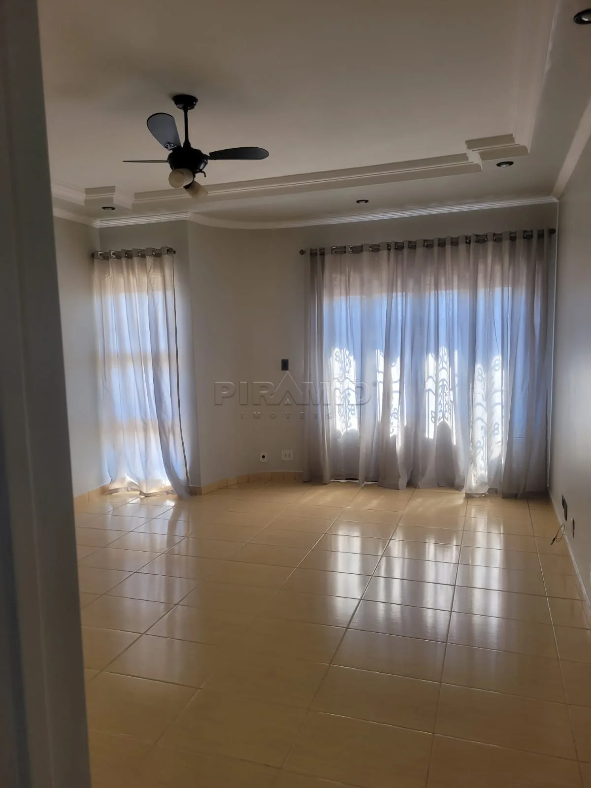 Alugar Apartamento / Padr&atilde;o em Ribeir&atilde;o Preto R$ 2.500,00 - Foto 1