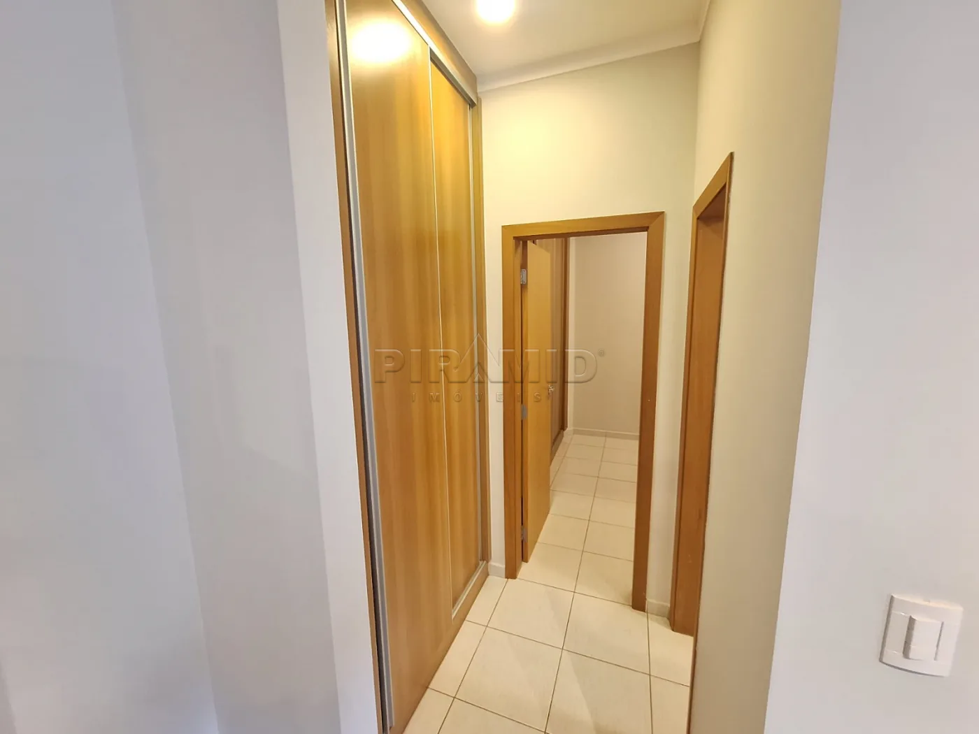 Alugar Apartamento / Padr&atilde;o em Ribeir&atilde;o Preto R$ 1.700,00 - Foto 7