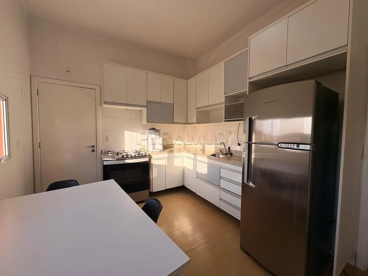 Alugar Apartamento / Padr&atilde;o em Ribeir&atilde;o Preto R$ 4.000,00 - Foto 13