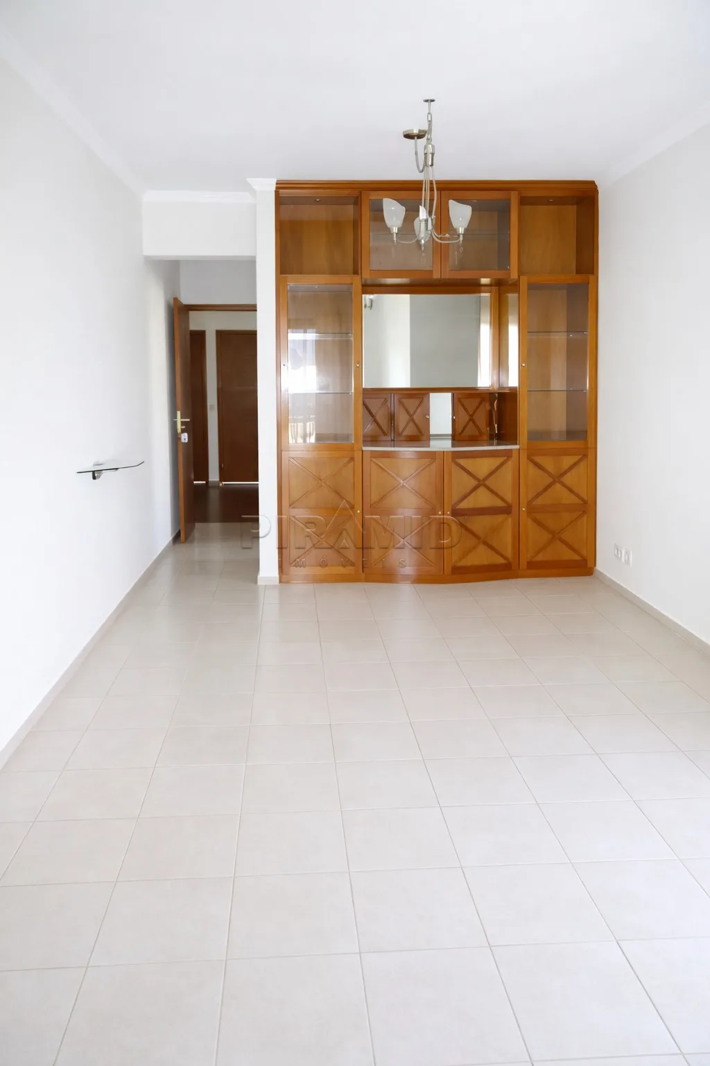 Alugar Apartamento / Padr&atilde;o em Ribeir&atilde;o Preto R$ 1.950,00 - Foto 2