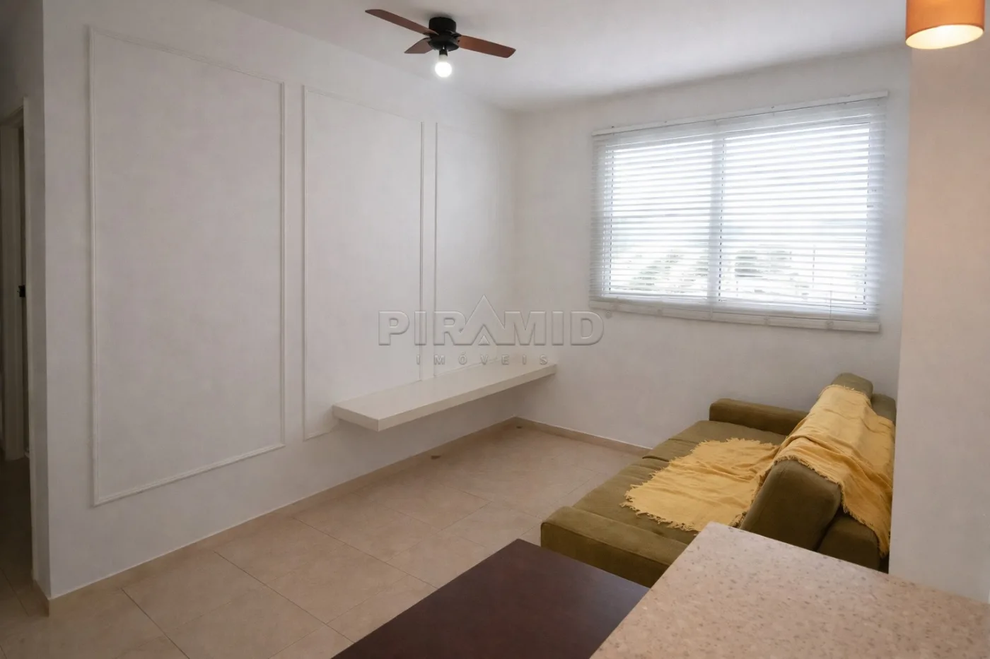 Alugar Apartamento / Padr&atilde;o em Ribeir&atilde;o Preto R$ 1.850,00 - Foto 2