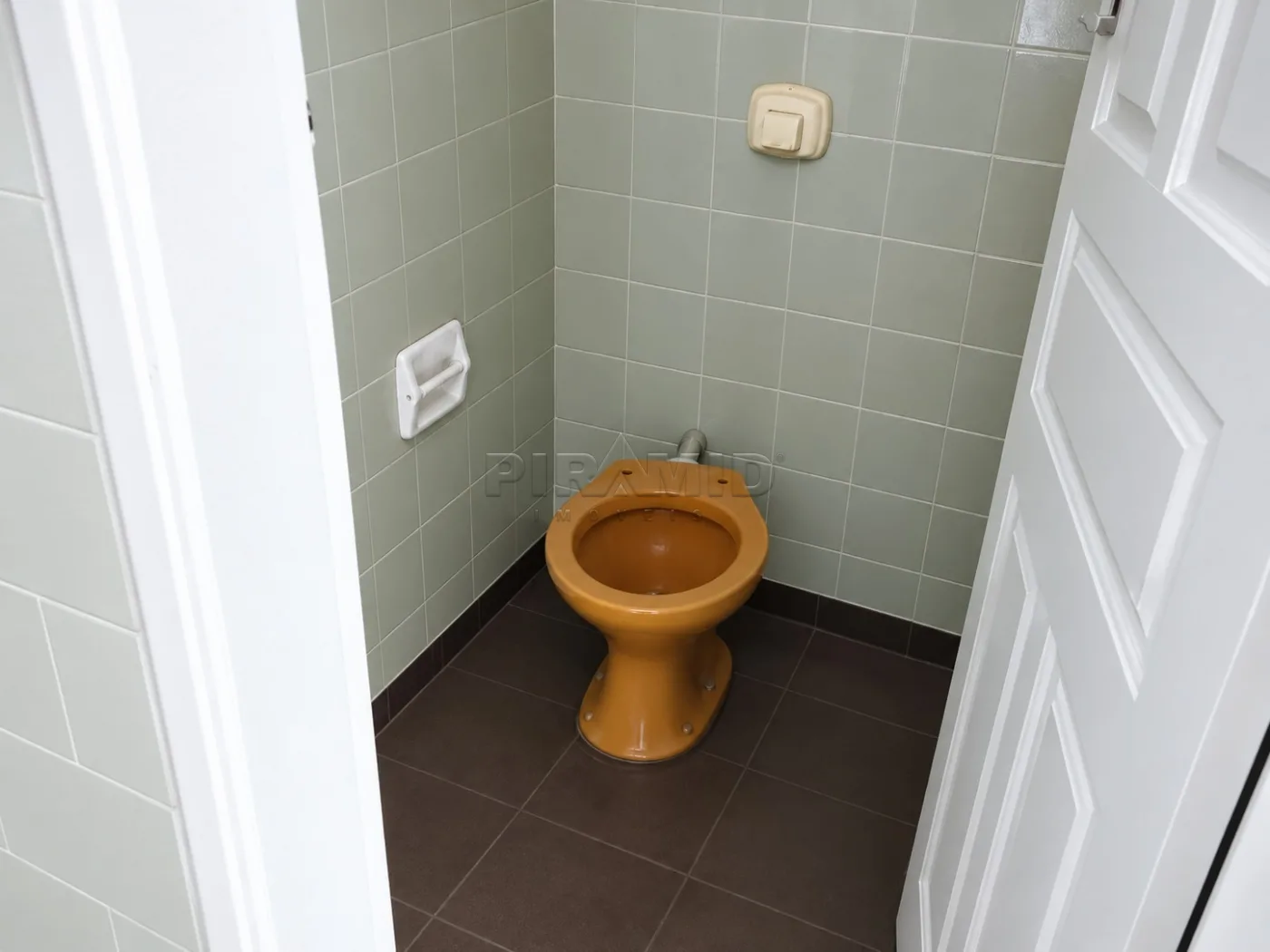 Alugar Comercial / Sal&atilde;o em Ribeir&atilde;o Preto R$ 1.250,00 - Foto 3