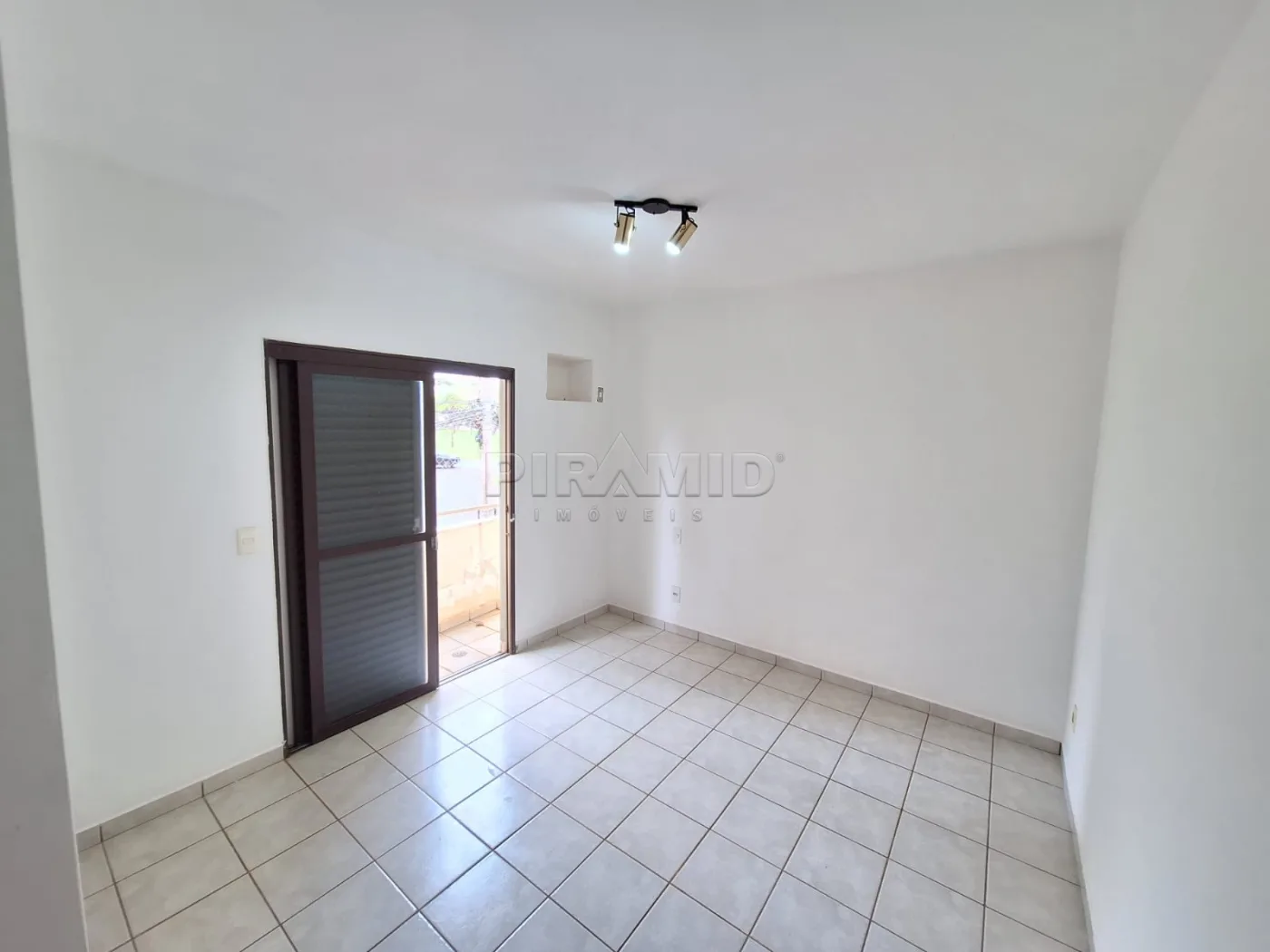 Alugar Apartamento / Padr&atilde;o em Ribeir&atilde;o Preto R$ 1.800,00 - Foto 3