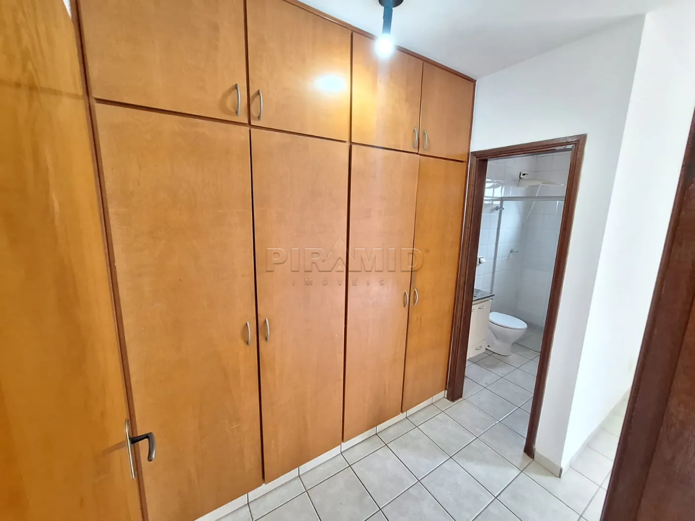 Alugar Apartamento / Padr&atilde;o em Ribeir&atilde;o Preto R$ 1.800,00 - Foto 6