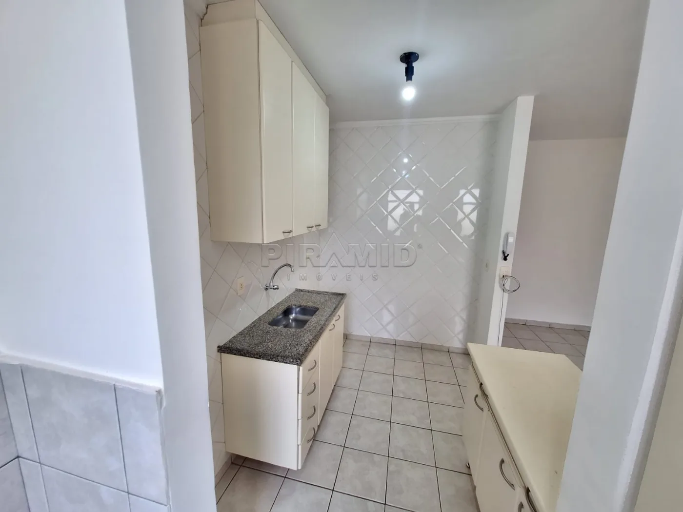 Alugar Apartamento / Padr&atilde;o em Ribeir&atilde;o Preto R$ 1.800,00 - Foto 12