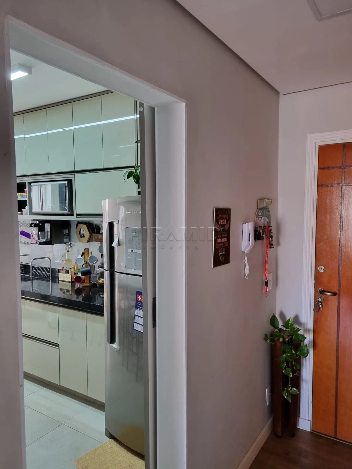 Alugar Apartamento / Padr&atilde;o em Ribeir&atilde;o Preto R$ 1.100,00 - Foto 6