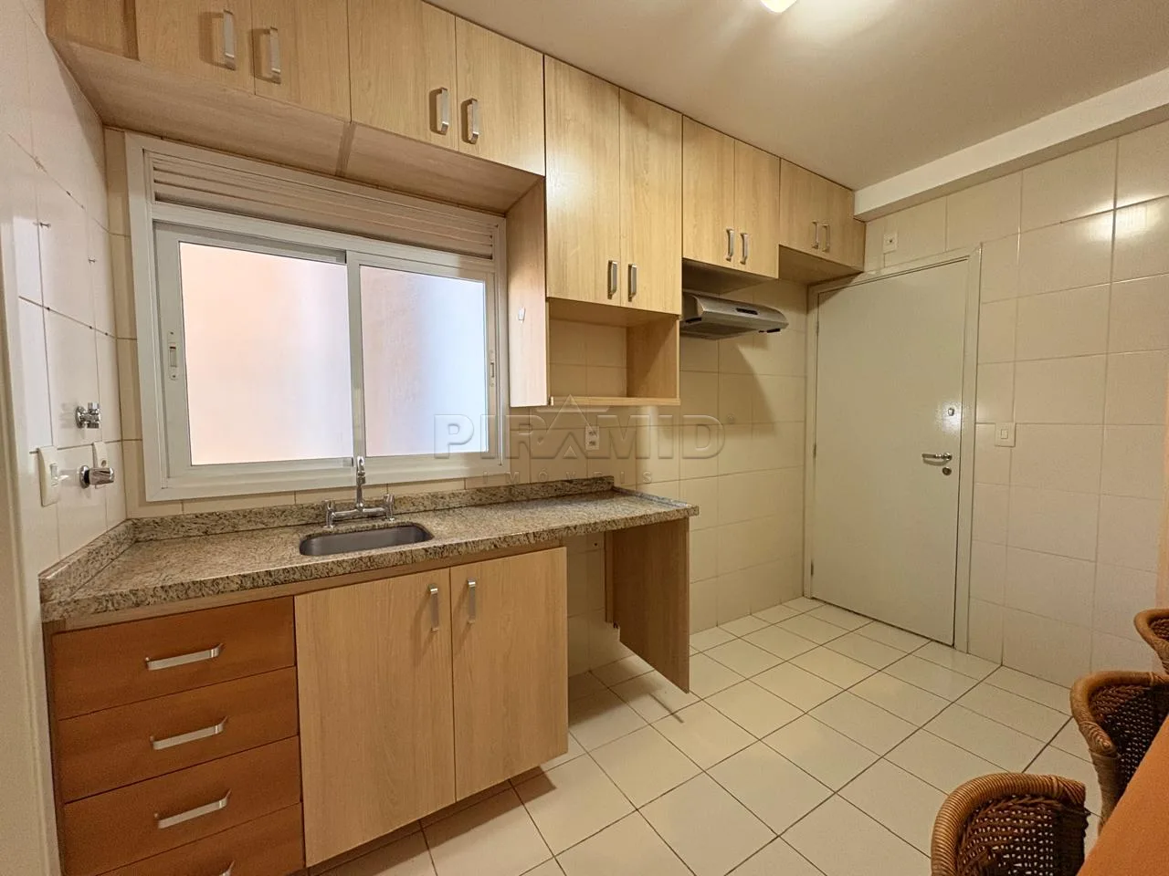 Alugar Apartamento / Padr&atilde;o em Ribeir&atilde;o Preto R$ 3.600,00 - Foto 8