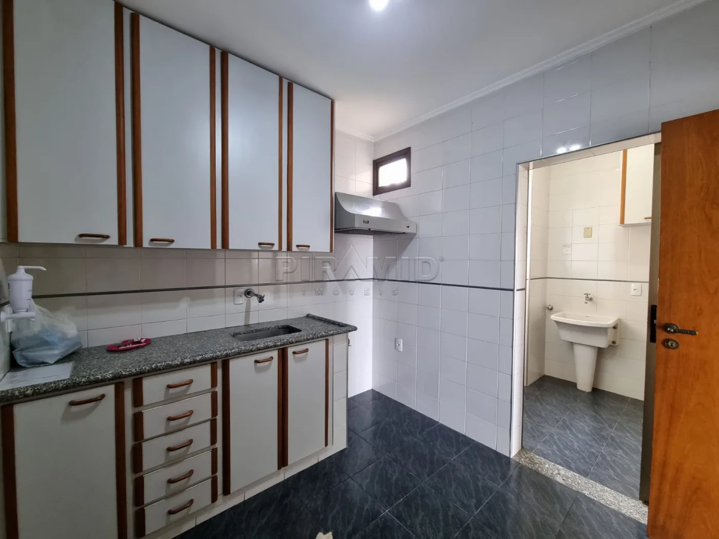 Alugar Apartamento / Padr&atilde;o em Ribeir&atilde;o Preto R$ 2.500,00 - Foto 14
