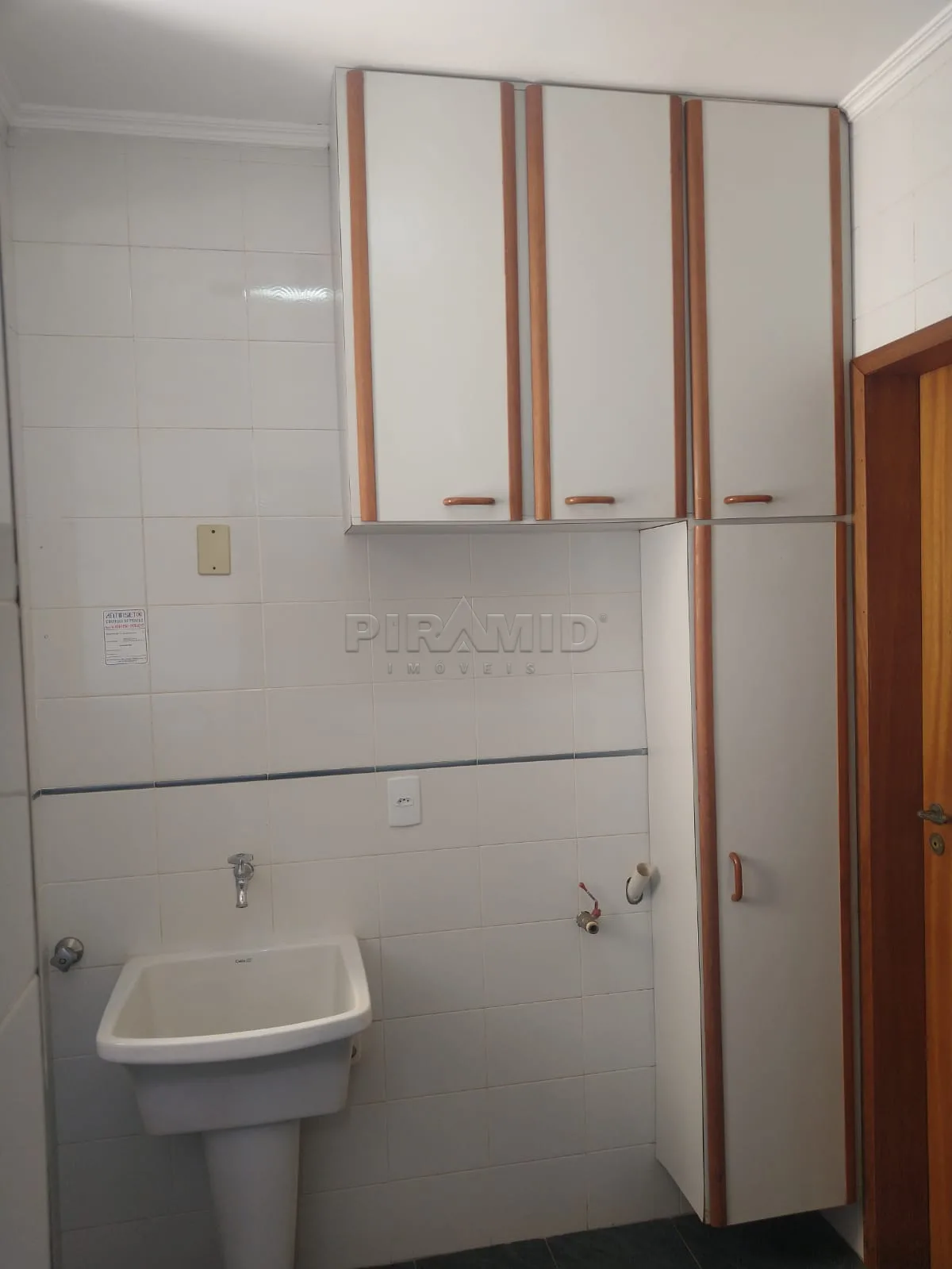 Alugar Apartamento / Padr&atilde;o em Ribeir&atilde;o Preto R$ 2.500,00 - Foto 16