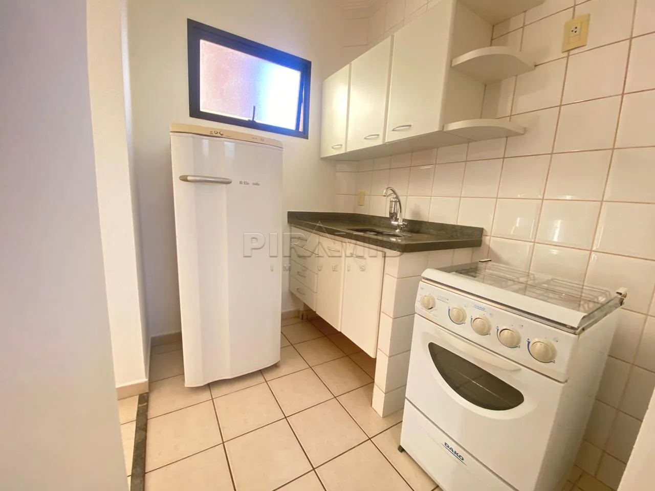 Alugar Apartamento / Padr&atilde;o em Ribeir&atilde;o Preto R$ 1.200,00 - Foto 5