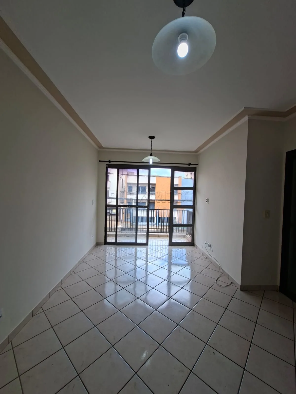 Alugar Apartamento / Padr&atilde;o em Ribeir&atilde;o Preto R$ 1.800,00 - Foto 1