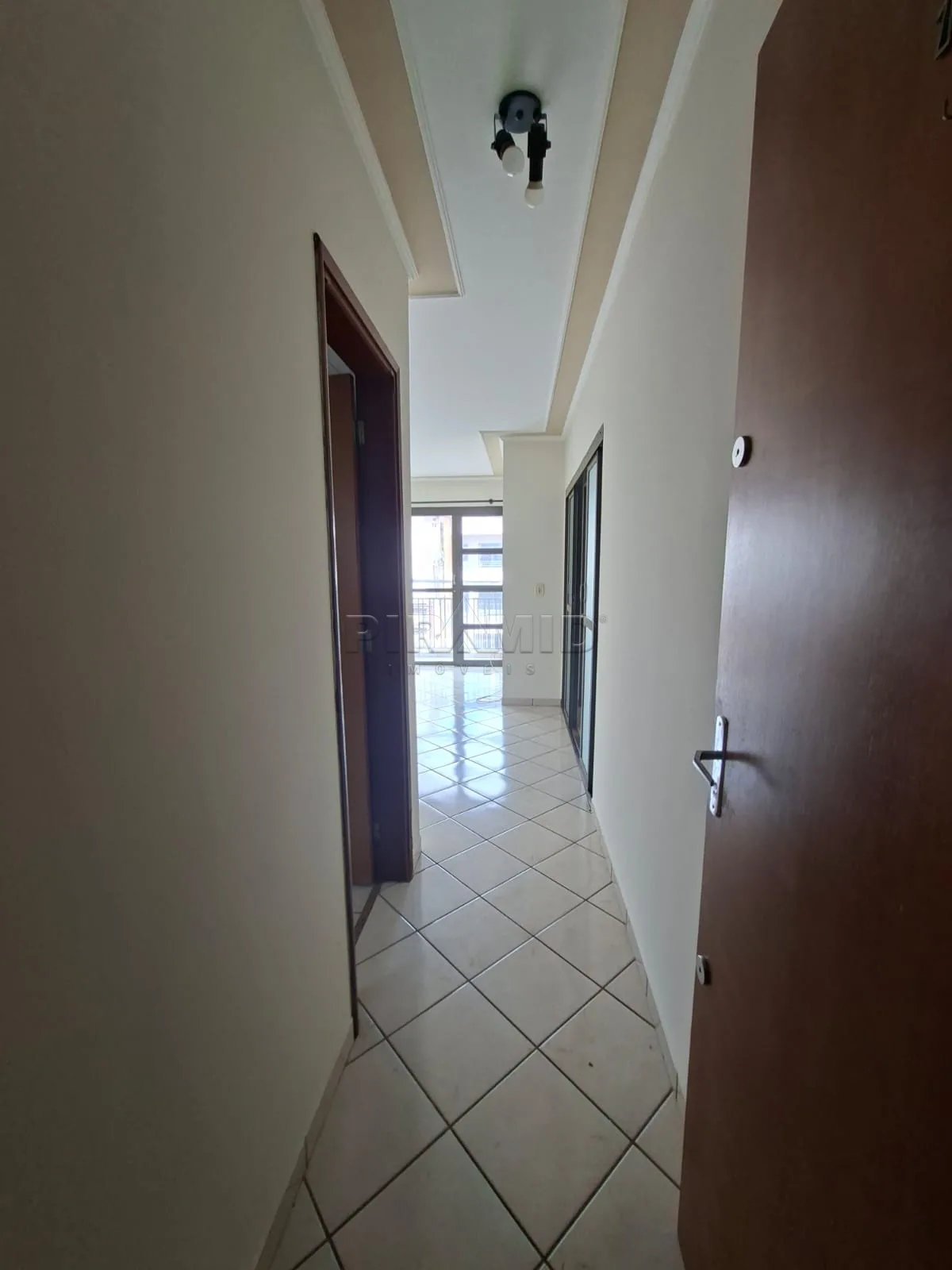 Alugar Apartamento / Padr&atilde;o em Ribeir&atilde;o Preto R$ 1.800,00 - Foto 3