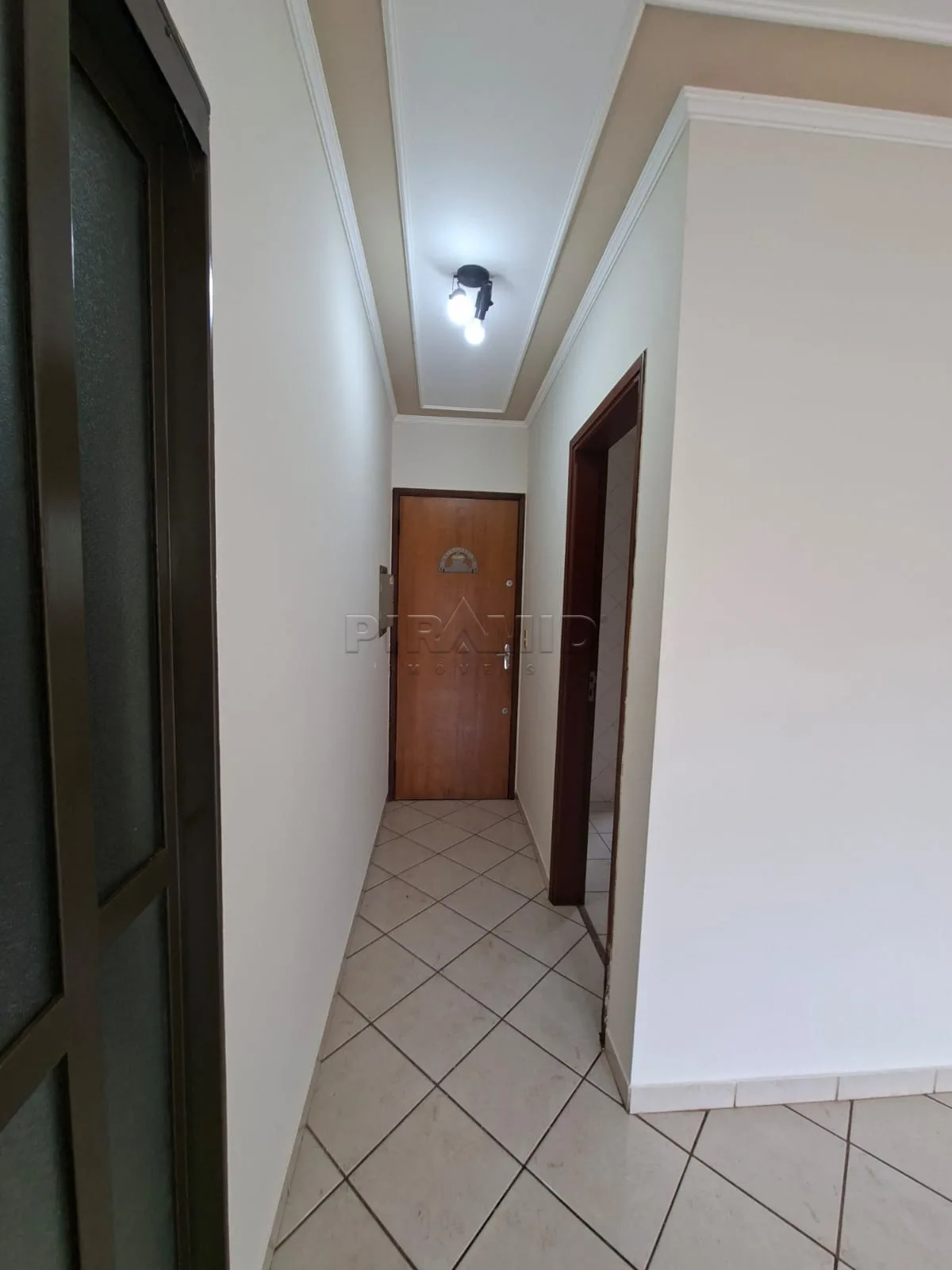Alugar Apartamento / Padr&atilde;o em Ribeir&atilde;o Preto R$ 1.800,00 - Foto 4