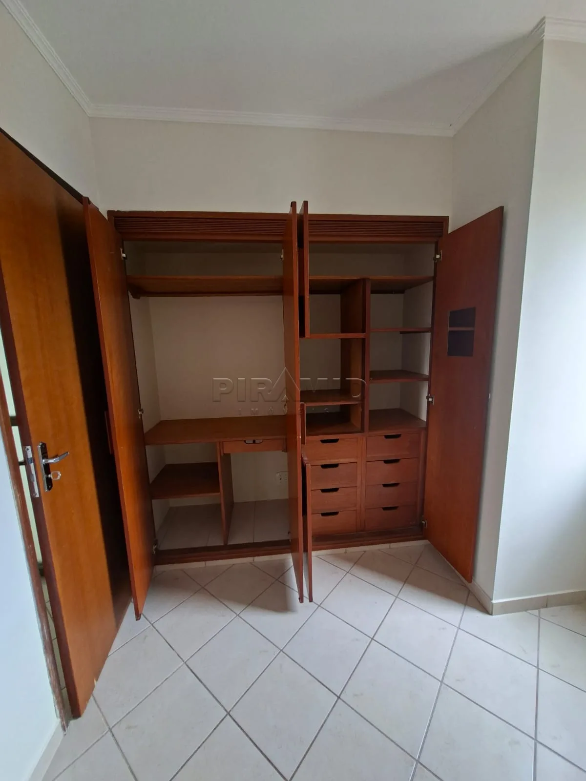 Alugar Apartamento / Padr&atilde;o em Ribeir&atilde;o Preto R$ 1.800,00 - Foto 11